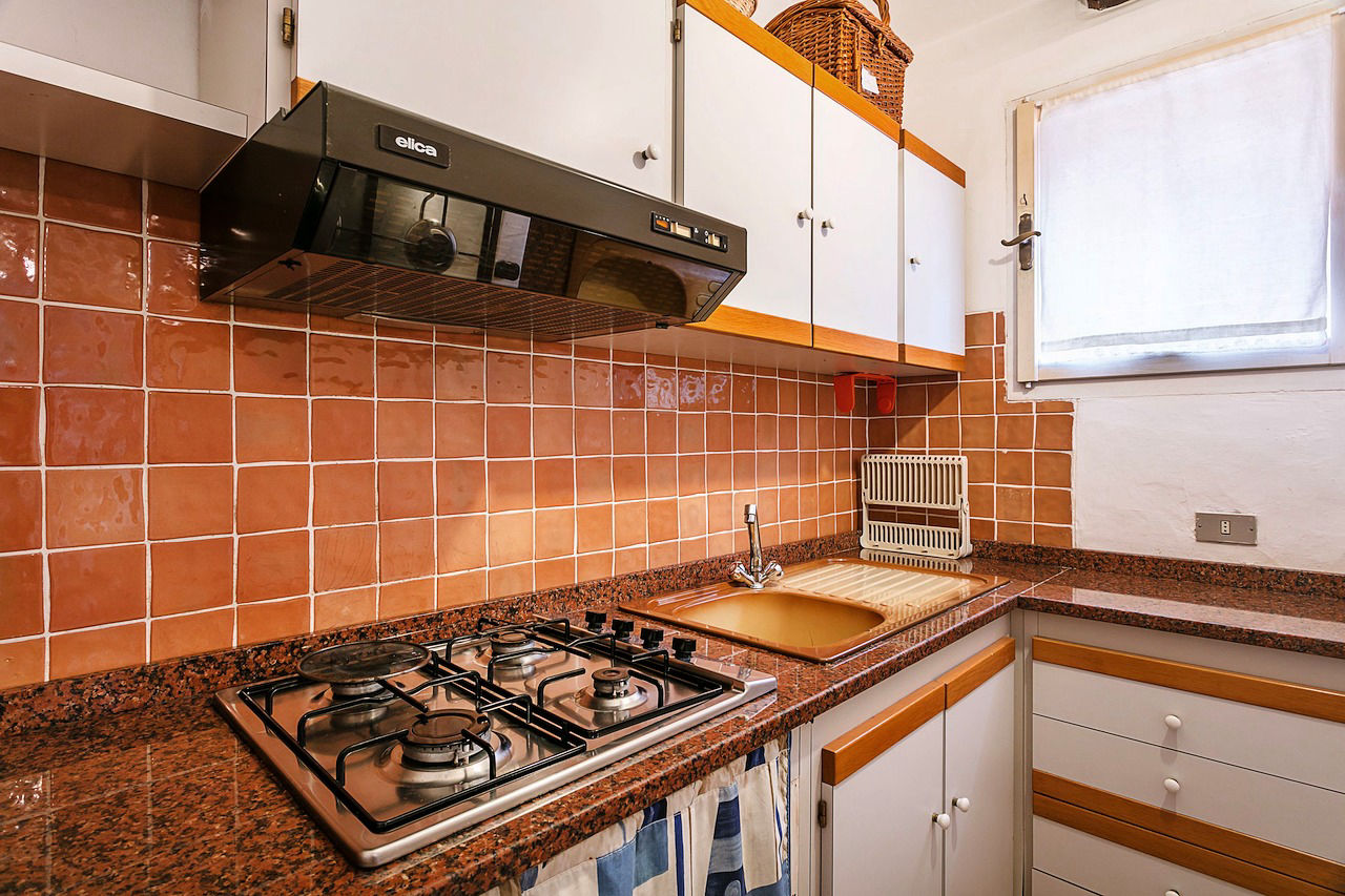 Agenzia Immobiliare vendite e affitti case appartamenti ville casali stazzi Costa Smeralda, Arzachena, Palau, Cannigione, la Conia, Baja Sardinia, Porto Cervo, Porto Sole, Abbiadori, Costa Smeralda e Porto Rotondo.