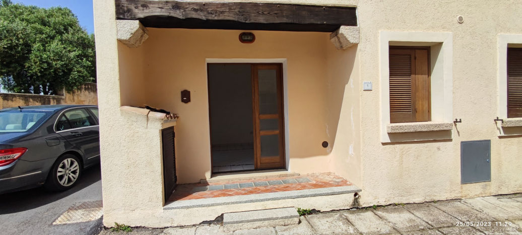Agenzia Immobiliare vendite e affitti case appartamenti ville casali stazzi Costa Smeralda, Arzachena, Palau, Cannigione, la Conia, Baja Sardinia, Porto Cervo, Porto Sole, Abbiadori, Costa Smeralda e Porto Rotondo.