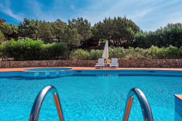 Agenzia Immobiliare vendite e affitti case appartamenti ville casali stazzi Costa Smeralda, Arzachena, Palau, Cannigione, la Conia, Baja Sardinia, Porto Cervo, Porto Sole, Abbiadori, Costa Smeralda e Porto Rotondo.