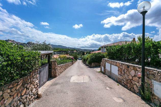 Agenzia Immobiliare vendite e affitti case appartamenti ville casali stazzi Costa Smeralda, Arzachena, Palau, Cannigione, la Conia, Baja Sardinia, Porto Cervo, Porto Sole, Abbiadori, Costa Smeralda e Porto Rotondo.