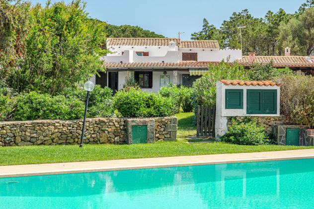 Agenzia Immobiliare vendite e affitti case appartamenti ville casali stazzi Costa Smeralda, Arzachena, Palau, Cannigione, la Conia, Baja Sardinia, Porto Cervo, Porto Sole, Abbiadori, Costa Smeralda e Porto Rotondo.