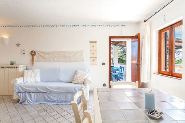Agenzia Immobiliare vendite e affitti case appartamenti ville casali stazzi Costa Smeralda, Arzachena, Palau, Cannigione, la Conia, Baja Sardinia, Porto Cervo, Porto Sole, Abbiadori, Costa Smeralda e Porto Rotondo.
