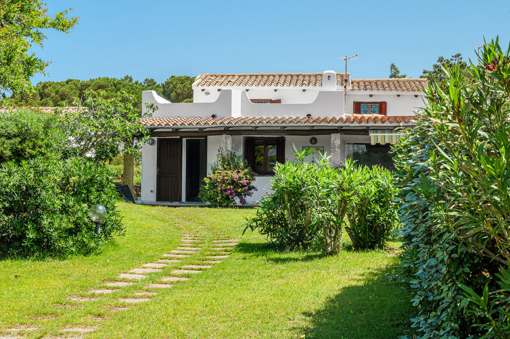 Agenzia Immobiliare vendite e affitti case appartamenti ville casali stazzi Costa Smeralda, Arzachena, Palau, Cannigione, la Conia, Baja Sardinia, Porto Cervo, Porto Sole, Abbiadori, Costa Smeralda e Porto Rotondo.