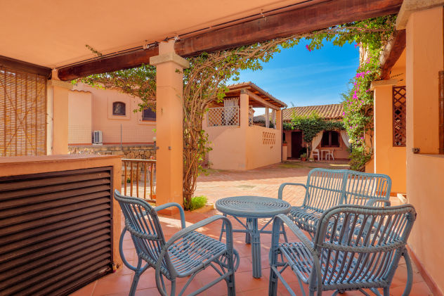 Agenzia Immobiliare vendite e affitti case appartamenti ville casali stazzi Costa Smeralda, Arzachena, Palau, Cannigione, la Conia, Baja Sardinia, Porto Cervo, Porto Sole, Abbiadori, Costa Smeralda e Porto Rotondo.