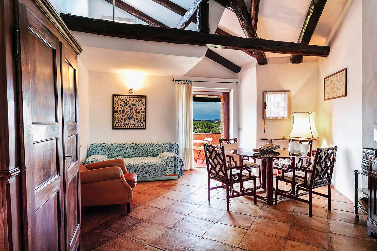 Agenzia Immobiliare vendite e affitti case appartamenti ville casali stazzi Costa Smeralda, Arzachena, Palau, Cannigione, la Conia, Baja Sardinia, Porto Cervo, Porto Sole, Abbiadori, Costa Smeralda e Porto Rotondo.