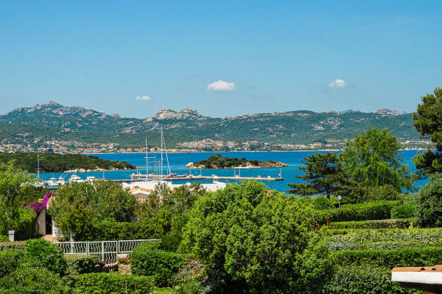 Agenzia Immobiliare vendite e affitti case appartamenti ville casali stazzi Costa Smeralda, Arzachena, Palau, Cannigione, la Conia, Baja Sardinia, Porto Cervo, Porto Sole, Abbiadori, Costa Smeralda e Porto Rotondo.