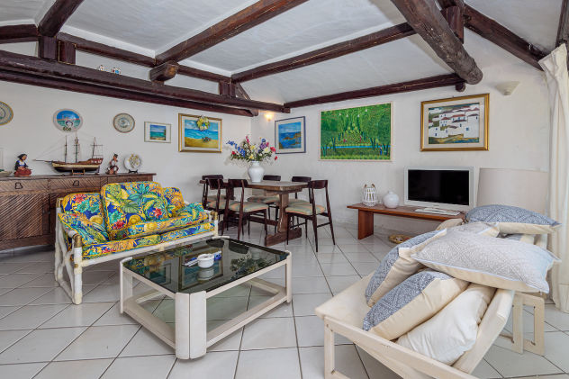 Agenzia Immobiliare vendite e affitti case appartamenti ville casali stazzi Costa Smeralda, Arzachena, Palau, Cannigione, la Conia, Baja Sardinia, Porto Cervo, Porto Sole, Abbiadori, Costa Smeralda e Porto Rotondo.