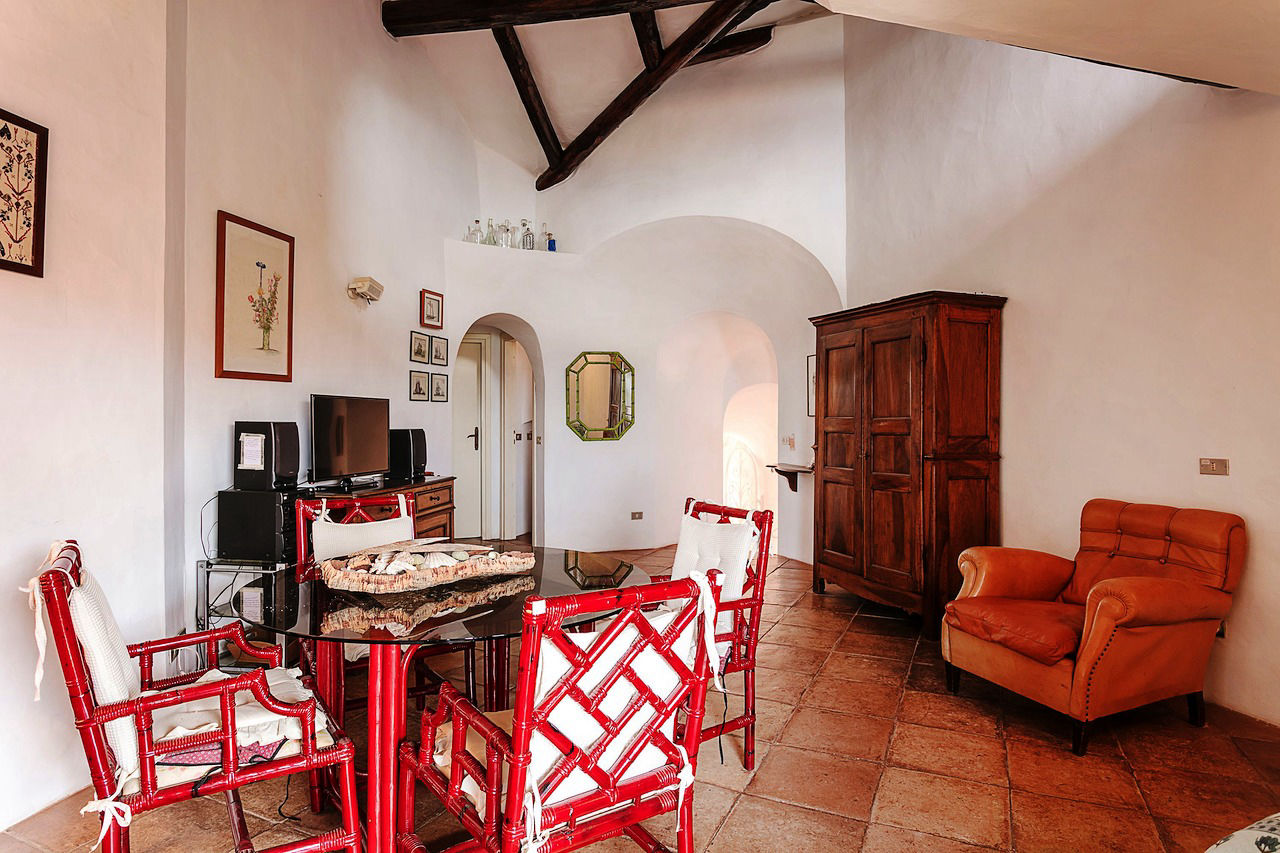 Agenzia Immobiliare vendite e affitti case appartamenti ville casali stazzi Costa Smeralda, Arzachena, Palau, Cannigione, la Conia, Baja Sardinia, Porto Cervo, Porto Sole, Abbiadori, Costa Smeralda e Porto Rotondo.