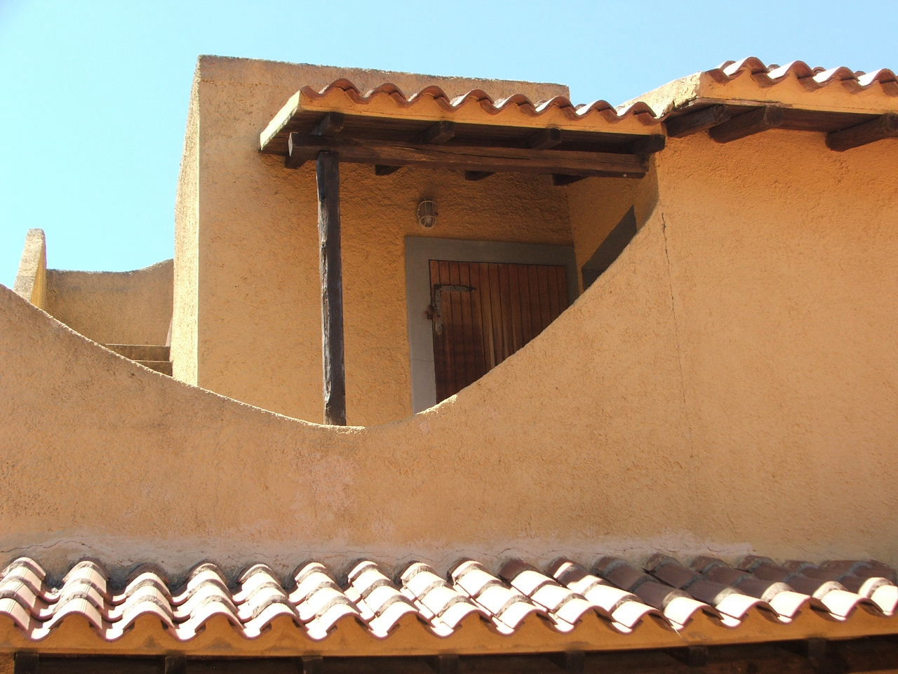 Agenzia Immobiliare vendite e affitti case appartamenti ville casali stazzi Costa Smeralda, Arzachena, Palau, Cannigione, la Conia, Baja Sardinia, Porto Cervo, Porto Sole, Abbiadori, Costa Smeralda e Porto Rotondo.