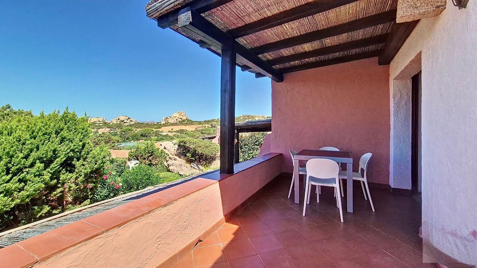 Agenzia Immobiliare vendite e affitti case appartamenti ville casali stazzi Costa Smeralda, Arzachena, Palau, Cannigione, la Conia, Baja Sardinia, Porto Cervo, Porto Sole, Abbiadori, Costa Smeralda e Porto Rotondo.