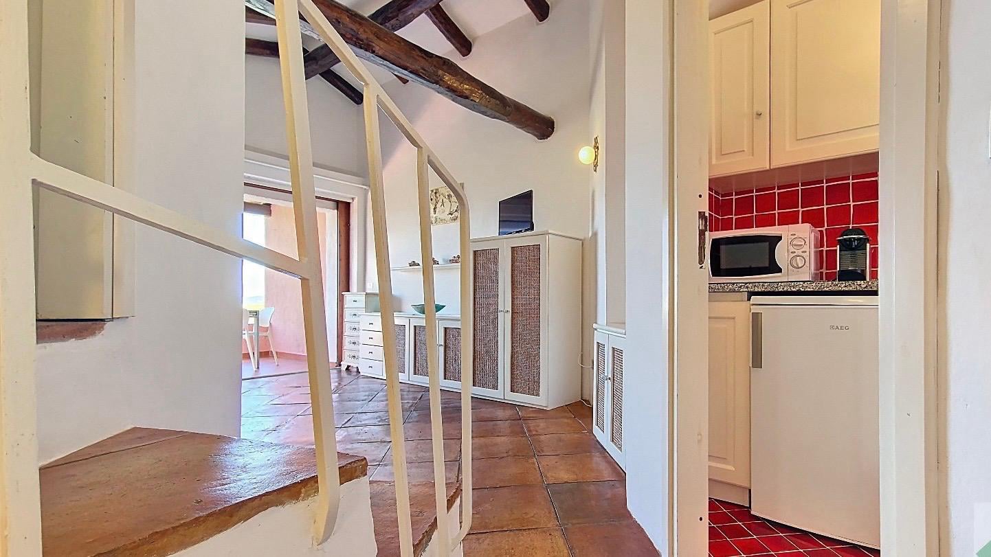 Agenzia Immobiliare vendite e affitti case appartamenti ville casali stazzi Costa Smeralda, Arzachena, Palau, Cannigione, la Conia, Baja Sardinia, Porto Cervo, Porto Sole, Abbiadori, Costa Smeralda e Porto Rotondo.